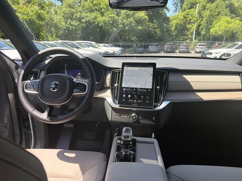 Used 2026 Volvo XC90 B6 Plus w/ Protection Package Premier AWD/4WD image 33
