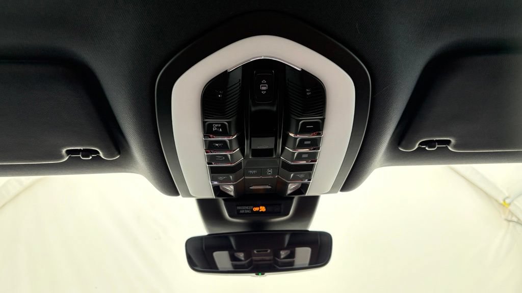 Used 2023 Porsche Macan GTS AWD/4WD image 46