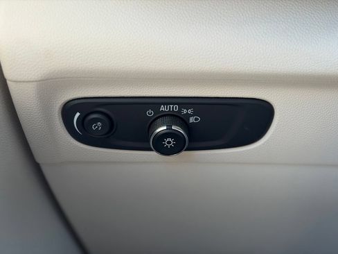 Used 2023 Buick Envision Preferred AWD/4WD image 31