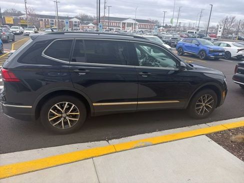 Used 2020 Volkswagen Tiguan SE image 12