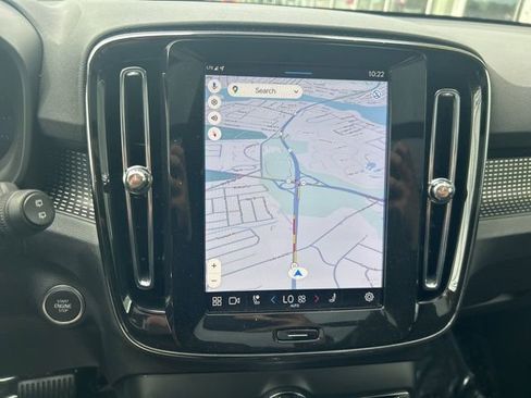 Used 2025 Volvo XC40 B5 Plus AWD/4WD image 21