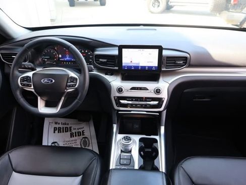 Used 2023 Ford Explorer XLT w/ Equipment Group 202A AWD/4WD image 35