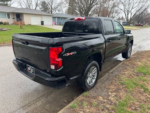 Used 2024 Chevrolet Colorado LT w/ LT Convenience Package II image 3