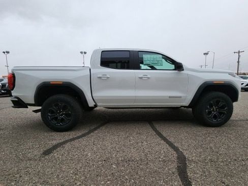 New 2025 GMC Canyon Elevation w/ Convenience Package image 8