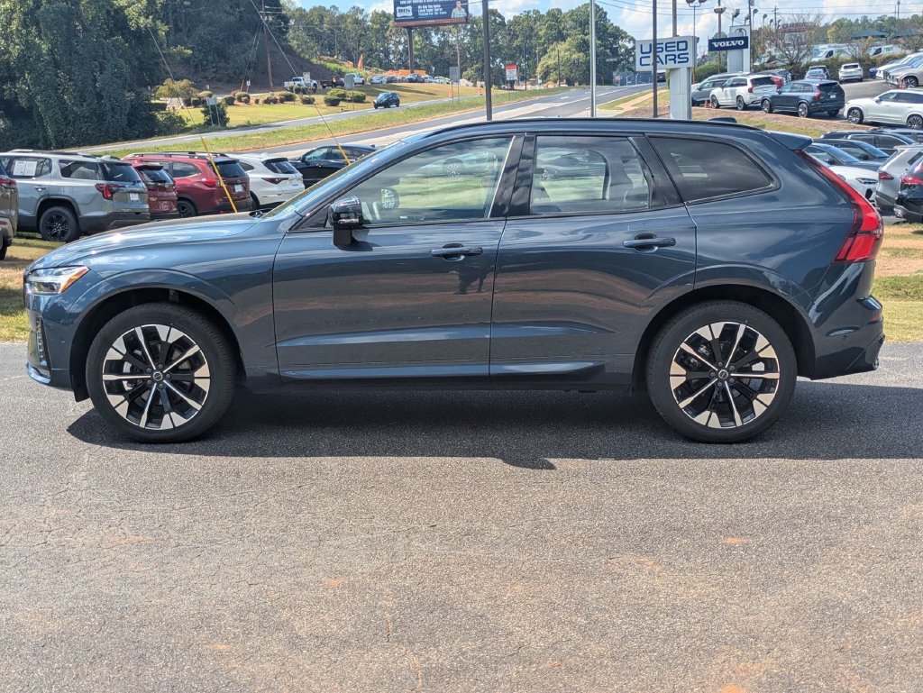 Used 2026 Volvo XC60 B5 Plus AWD/4WD image 3