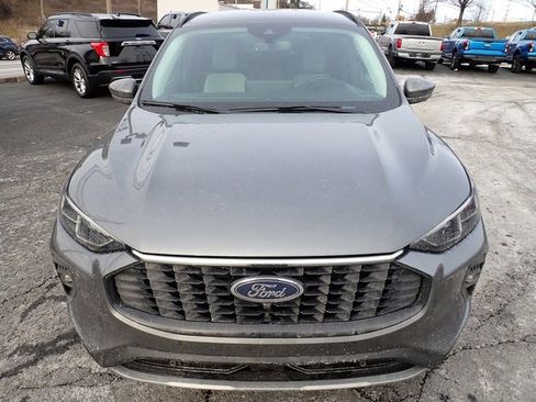 Used 2025 Ford Escape Platinum w/ Premium Technology Package image 8