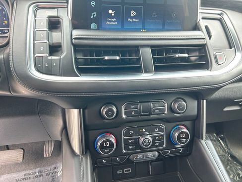 Used 2023 Chevrolet Tahoe Z71 w/ Luxury Package AWD/4WD image 33