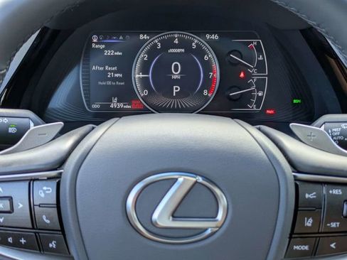 Used 2025 Lexus ES 350 w/ Premium Package FWD image 31