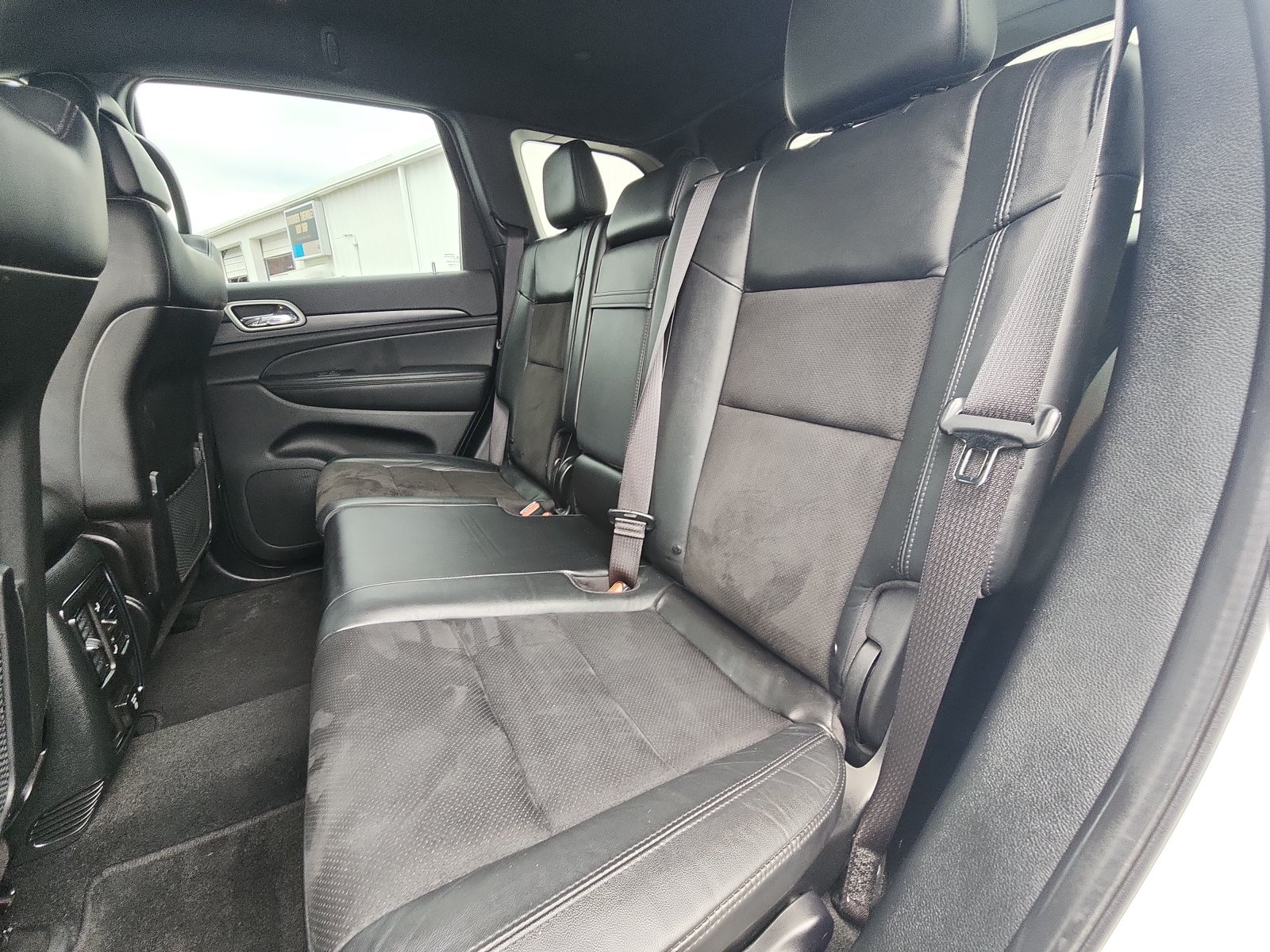 Used 2022 Jeep Grand Cherokee Laredo X AWD/4WD image 22