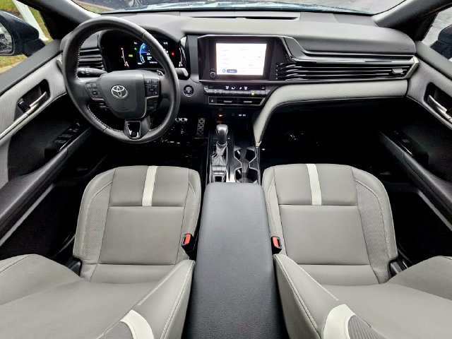 Used 2025 Toyota Camry SE FWD image 28