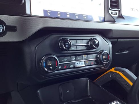 Used 2023 Ford Bronco Badlands AWD/4WD image 19