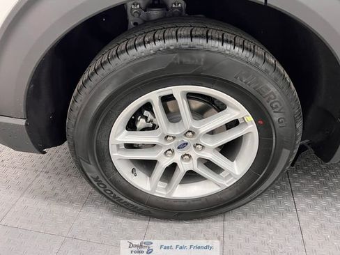 New 2026 Ford Explorer Active w/ Active Comfort Package RWD image 15