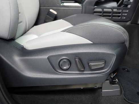 Used 2025 Toyota Tacoma TRD Off-Road image 54