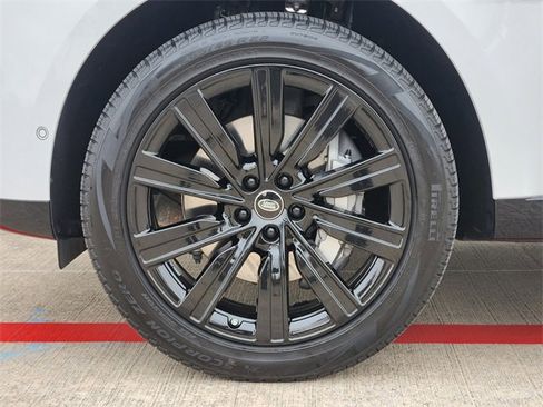 Used 2023 Land Rover Range Rover Long Wheelbase SE image 10