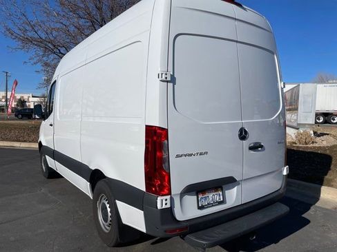 Used 2023 Mercedes-Benz Sprinter 2500 image 32