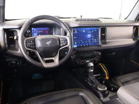 Used 2024 Ford Bronco Badlands AWD/4WD image 2