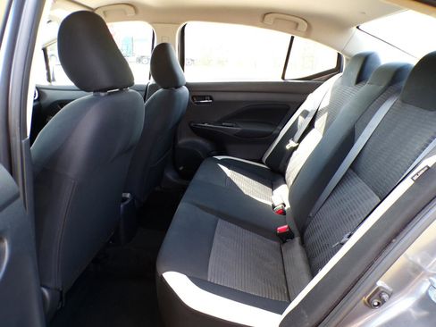 Used 2022 Nissan Versa SV w/ Trunk Package image 33