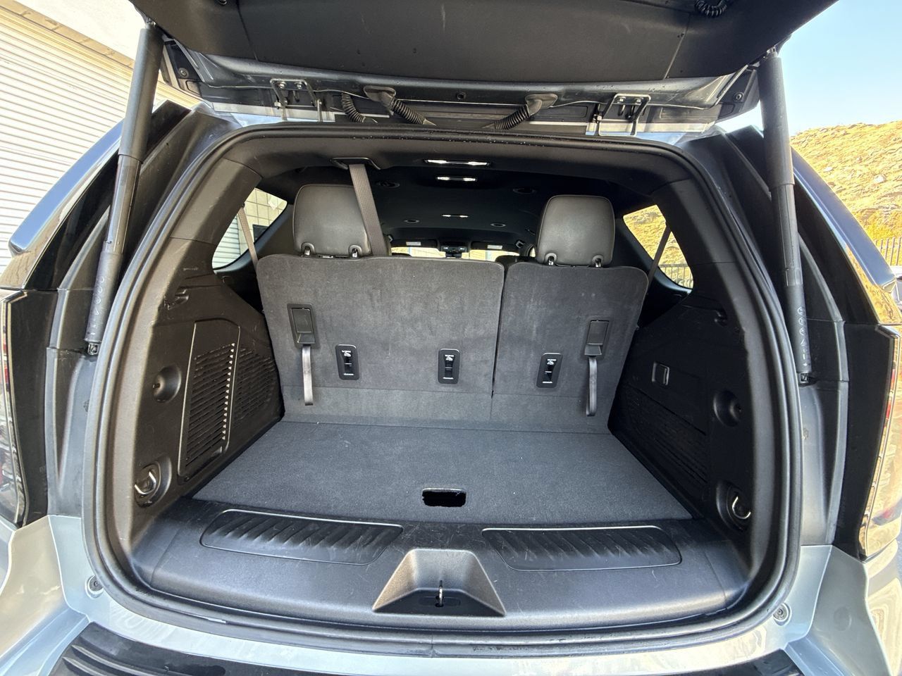 Used 2025 Chevrolet Tahoe LT RWD image 26