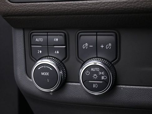 Used 2023 GMC Yukon XL Denali AWD/4WD image 43