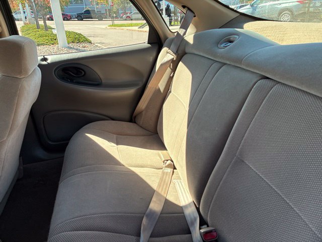 Used 1999 Ford Taurus SE FWD image 16