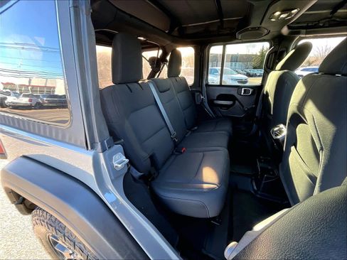 Used 2021 Jeep Wrangler Unlimited Sport image 16