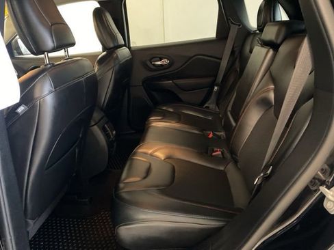 Used 2021 Jeep Cherokee Trailhawk w/ Trailer Tow Group image 11