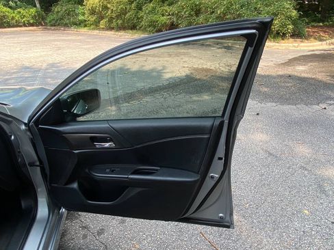 Used 2017 Honda Accord Sport image 42