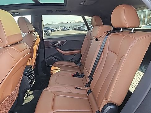 Used 2021 Audi Q8 Premium Plus image 11