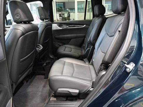 Used 2025 Cadillac XT6 Premium Luxury image 11