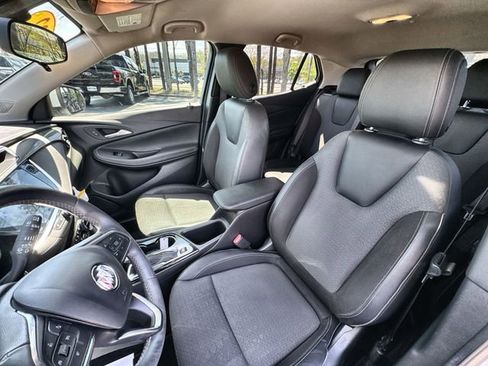 Used 2022 Buick Encore GX Select image 20