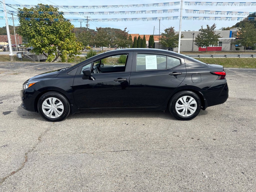 Used 2021 Nissan Versa S FWD image 2