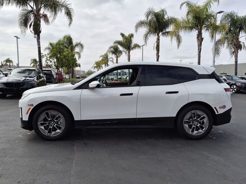 Used 2023 BMW iX xDrive50 AWD/4WD image 7