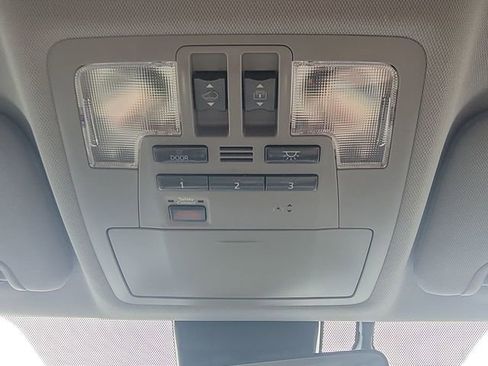 Used 2018 Toyota Highlander Limited Platinum image 26