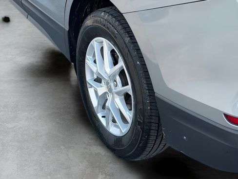 Used 2024 Chevrolet Equinox LT AWD/4WD image 7