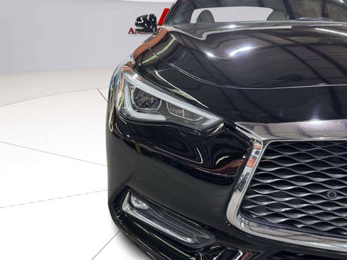 Used 2017 INFINITI Q60 3.0t w/ Premium Plus Package 3.0T AWD/4WD image 11