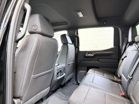 Used 2024 Chevrolet Silverado 1500 High Country w/ High Country Premium Package AWD/4WD image 24