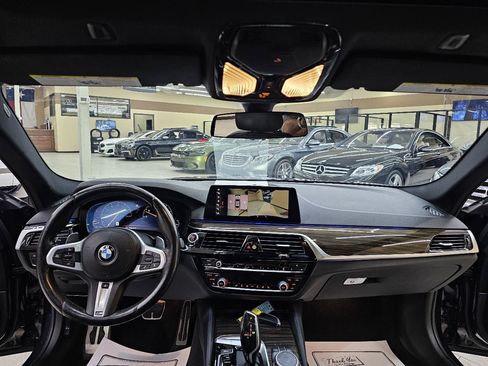 Used 2019 BMW 530i w/ M Sport Package RWD image 29