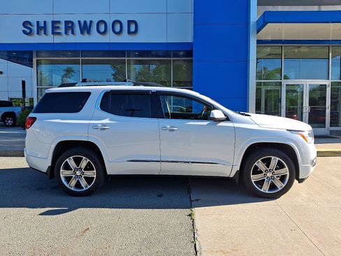 Used 2019 GMC Acadia Denali w/ Technology Package AWD/4WD image 7