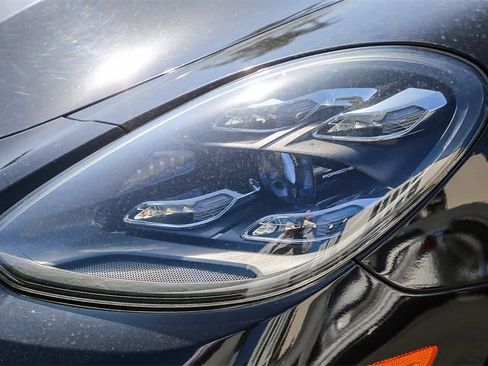 Used 2022 Porsche Panamera 4S image 6