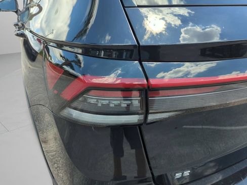 Used 2025 Volkswagen Taos SE FWD image 43