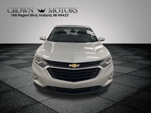 Used 2020 Chevrolet Equinox LT w/ Driver Convenience Package AWD/4WD image 2