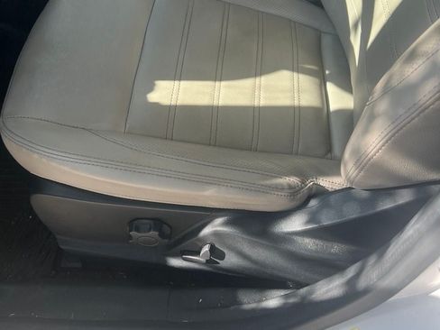 Used 2018 Ford EcoSport Titanium FWD image 9