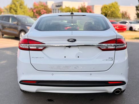 Used 2018 Ford Fusion SE w/ Equipment Group 602A FWD image 8