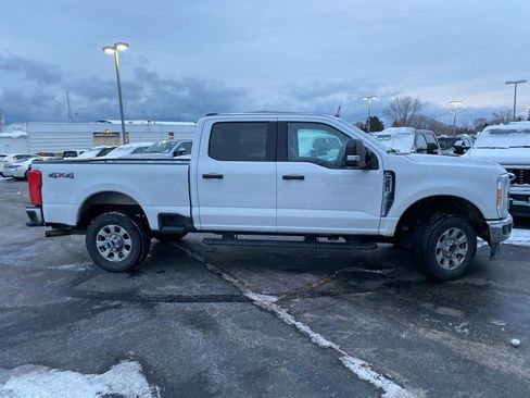 Used 2024 Ford F250 XLT image 3