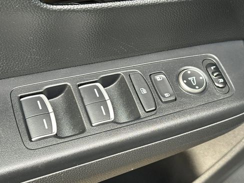 Used 2025 Honda CR-V EX-L image 12