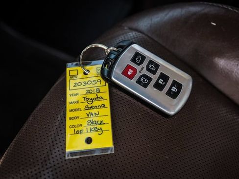 Used 2018 Toyota Sienna XLE w/ XLE Navigation Package AWD/4WD image 52