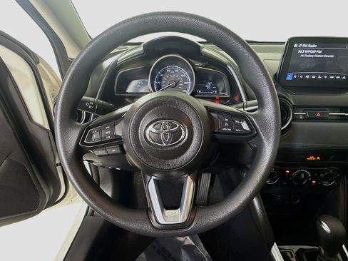 Used 2019 Toyota Yaris L image 13
