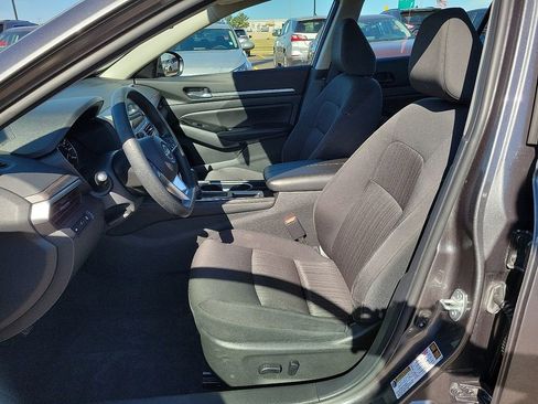 Used 2023 Nissan Altima 2.5 SV image 10