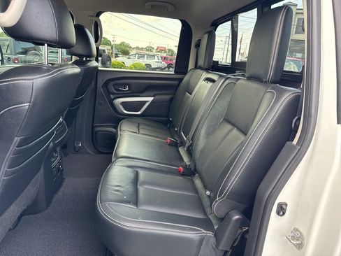 Used 2018 Nissan Titan PRO-4X w/ Pro-4x Convenience Package AWD/4WD image 27