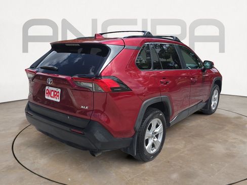 Used 2021 Toyota RAV4 XLE w/ Convenience Package FWD image 12